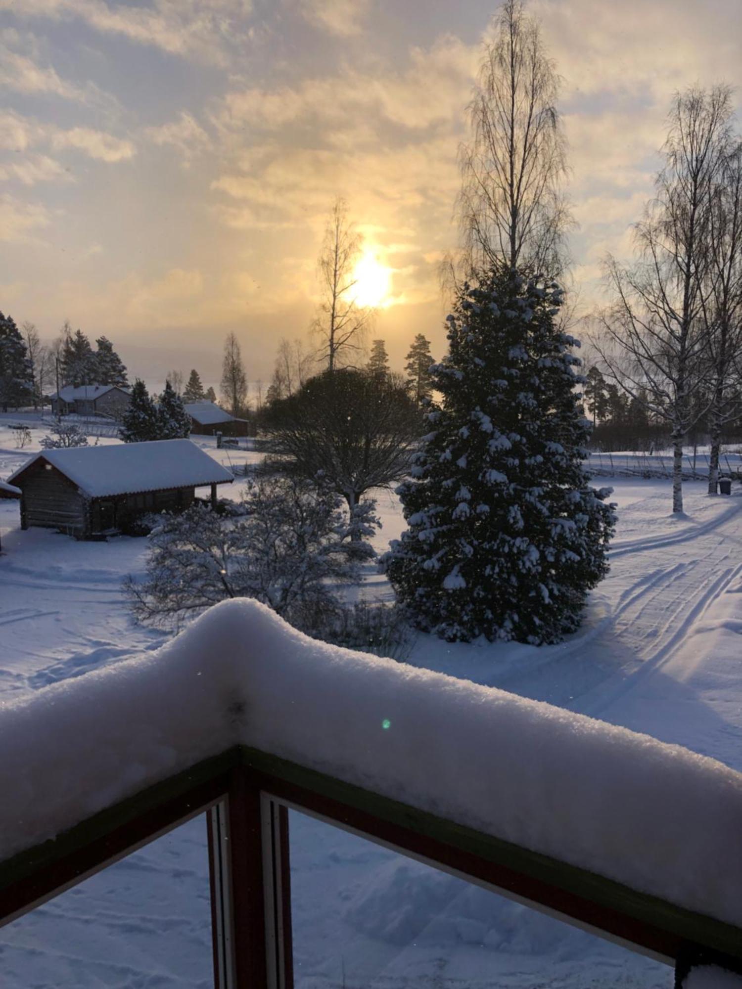 Mysigt Boende I Raettvik Med Utsikt Oever Siljan Exterior photo